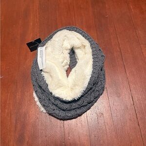 NWT Eddie Bauer Knit fuzzy lined Infinity Scarf